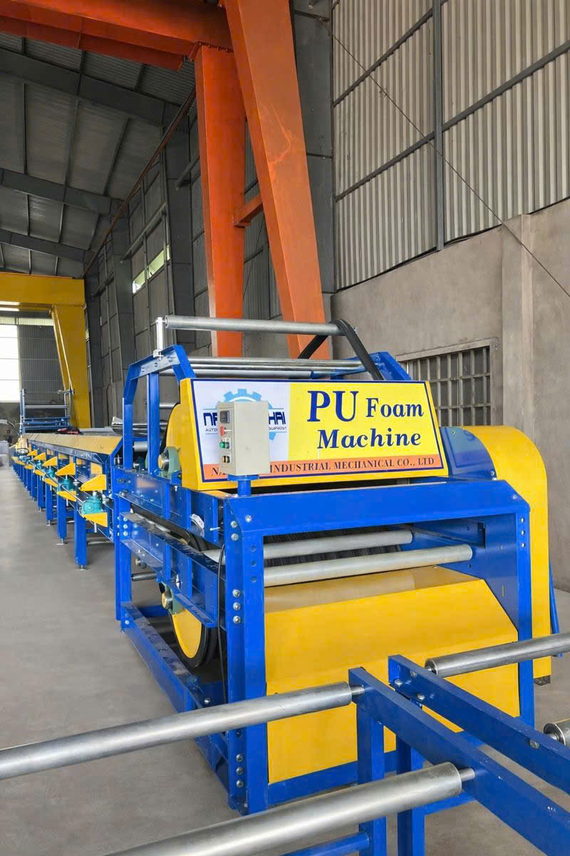 Máy Cán Tôn Xốp PU