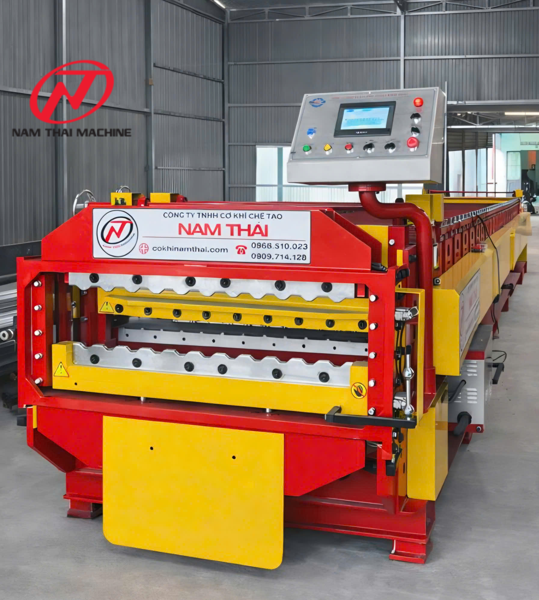 chế tạo máy cán tôn