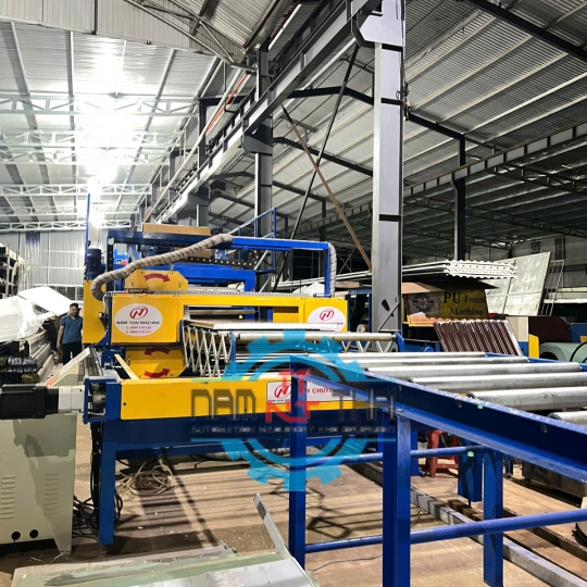 DÂY CHUYỀN PANEL EPS