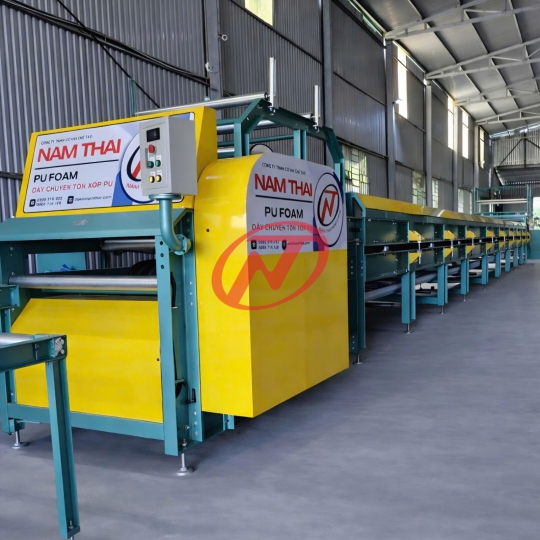 MÁY CÁN TÔN XỐP PU 7S Campuchia